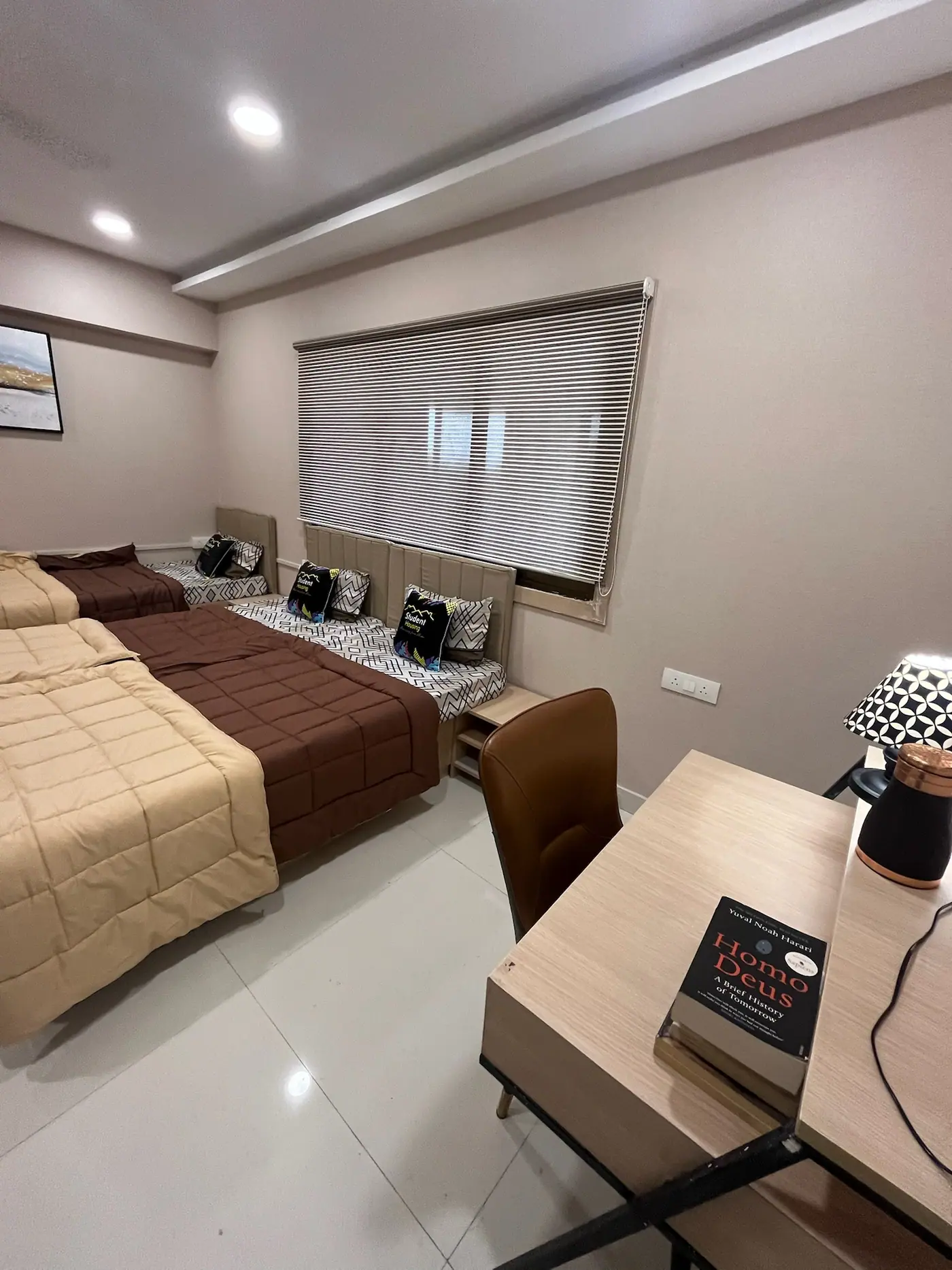 Avenue interior 5