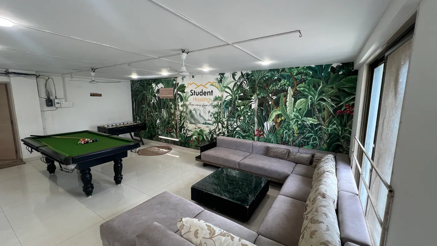 Avenue interior 9