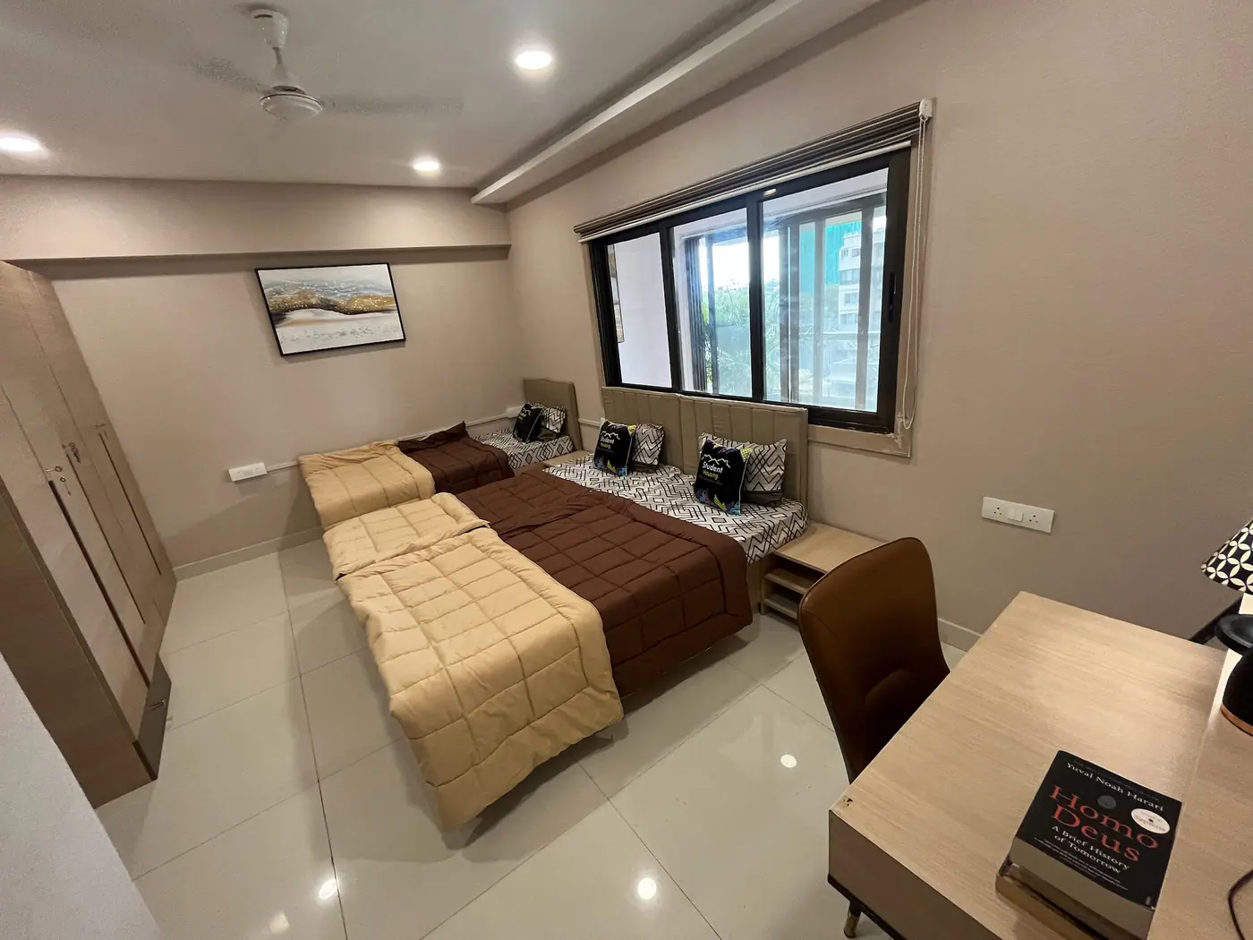 Avenue interior 10